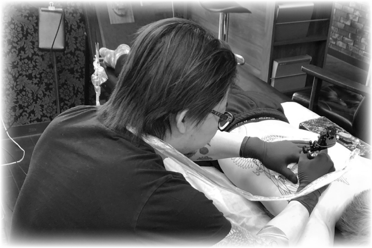 初代彫剛アーティスト